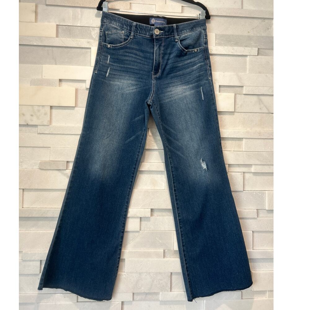 DEMOCRACY NWOT Ab-Solution Mid-Rise Distressed Raw Hem Flare Jeans 8 Med Rinse - Picture 2 of 9